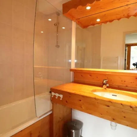 Apartment Lumineux Avec Balcon Sud, Skis Aux Pieds, Proche Commerces, Pour 4 Personnes - Fr-1-182-11 *